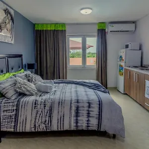 Omira Apartment Suites Willemstad