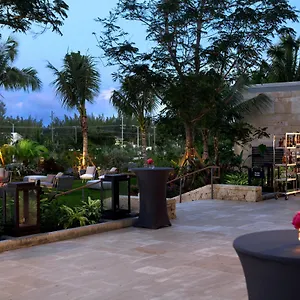 Resort Kimpton Seafire + By Ihg West Bay